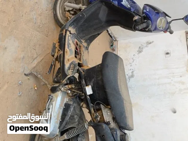 فيسبا اللبيع نظيف الموطو تبي تنظيف كتيرا كبراطوري للبيع مستعجل