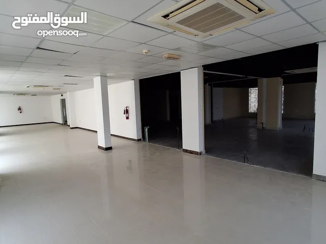 مساحه تجاريه مقسمه 300 م بموقع متميز وفريد بشارع البركات Commercial Space Al Barakat Street 300 sqm