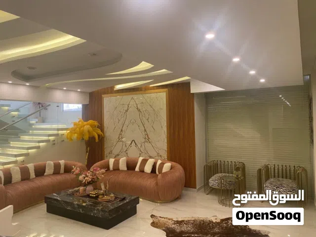 فيلا فاخرة مستقله . بالم هيلز الجولدن اسكوير  استلام فورى متشطبه بالفرش والاجهزة الترا سوبر لوكس