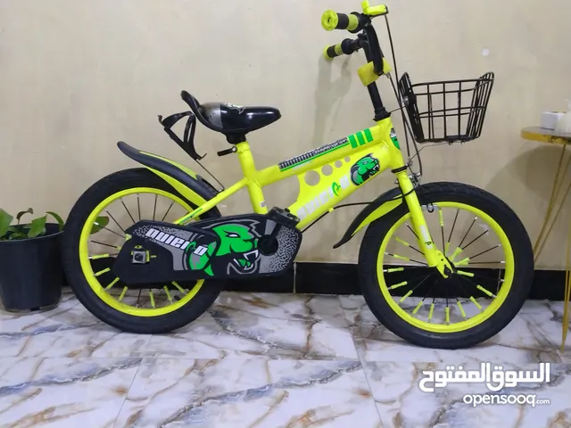 بايسكل استعمال واحد نضيف كلش شوف التفاصيل مستعجل على البيع والسعر 65 وبيه مجال