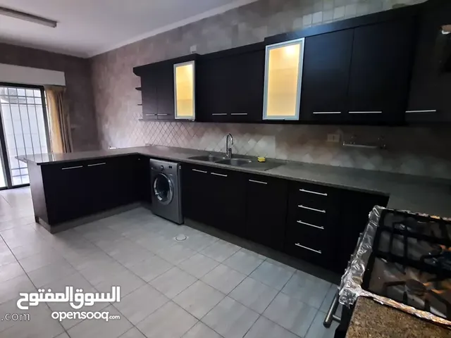 255 m2 4 Bedrooms Apartments for Rent in Amman Deir Ghbar
