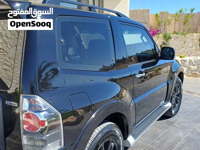 2016 Mitsubishi Pajero GLS