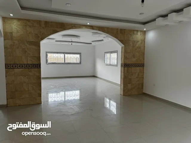 400 m2 More than 6 bedrooms Villa for Sale in Benghazi Qawarsheh