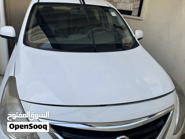 2021 نيسان صني Standard