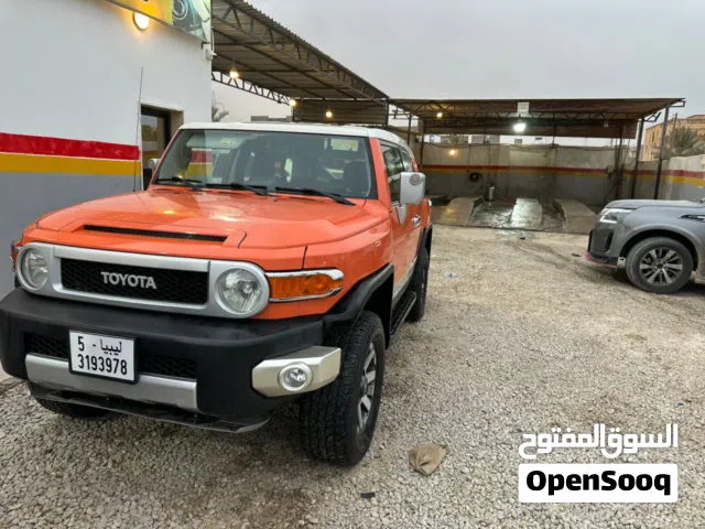 Used Toyota FJ in Tripoli