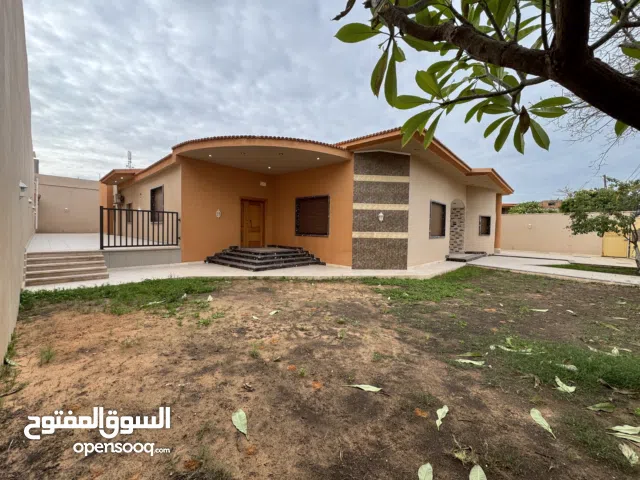 500 m2 4 Bedrooms Villa for Rent in Tripoli Al-Serraj