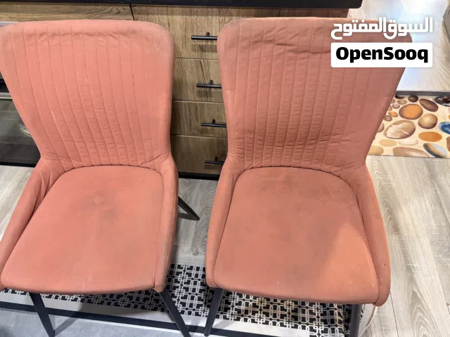 كراسي عدد 6بحالة جيدة جدا الواحد بعشرة الطقم ستين دينار