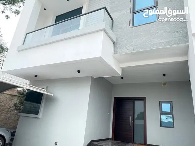 700m2 5 Bedrooms Villa for Rent in Muscat Madinat As Sultan Qaboos