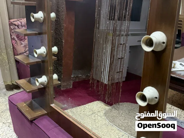 مراي مضيئيه خشب لاتيه للبيع