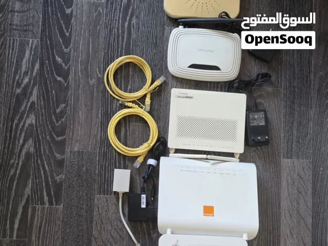 مجموعة راوترات بحالة ممتازة