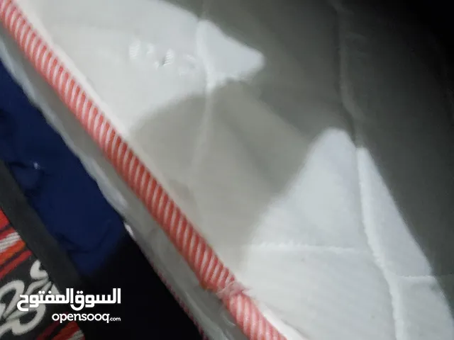 فرش ضغط 1 مقاس نفر متر و90 × 90 بحاله ممتازه