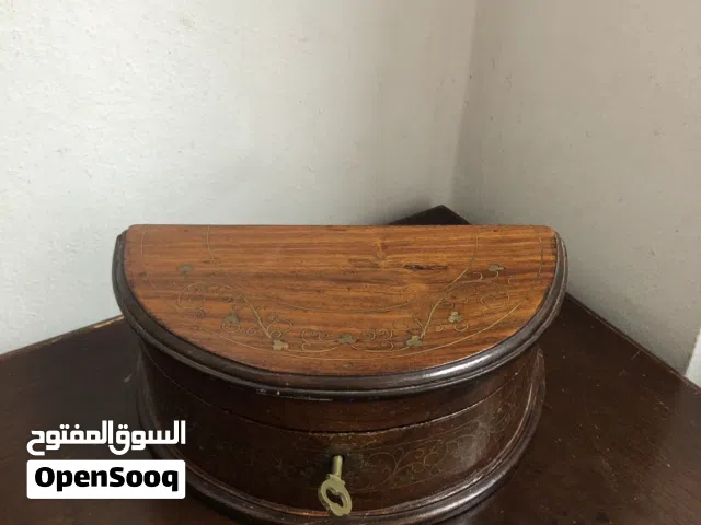 تحف و انتكات و شمعدان قديمه للبيع