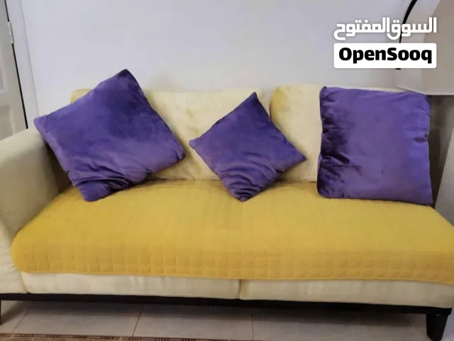 كنب زاويتين مع طاولة