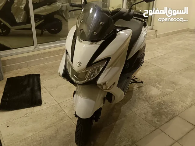 سكوتر سوزوكي 2025 للبيع