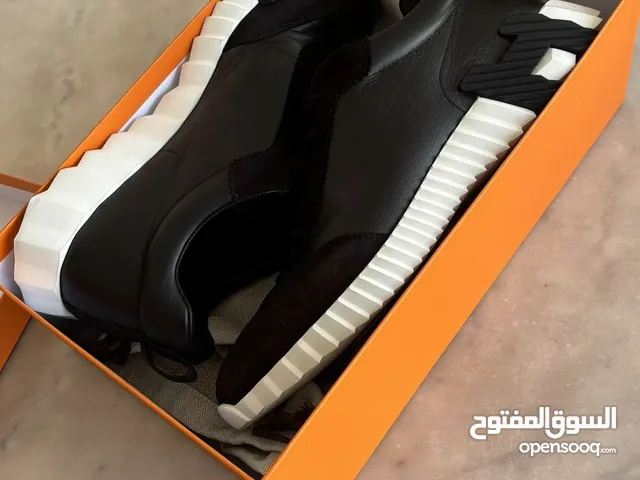 44 Others in Sharjah