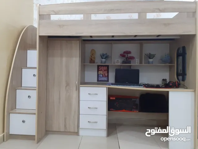 Bunk bed with mattress