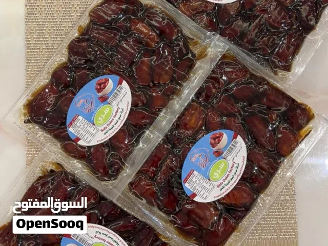 للبيع تمر سري فاخر  انتاج جديد شهر 1 سنه 2026 تمره حجم كبير الكرتون في 8 كيلو يوجد خدمه توصيل