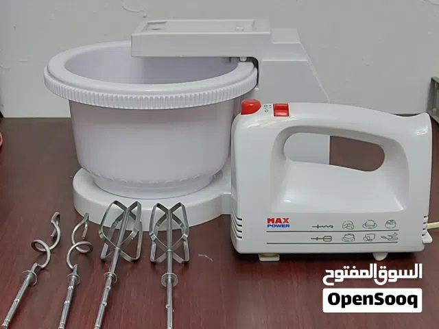 مضرب بيض وعجانه