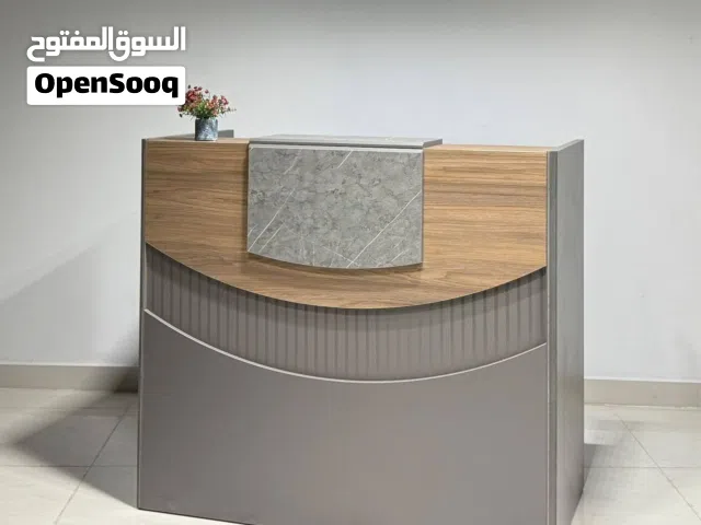 ميز مكتبي نوعيه خشب جدا ممتازه قياس 120 يتحمل وزن ثقيل جدا يوجد توصيل لكل العراق