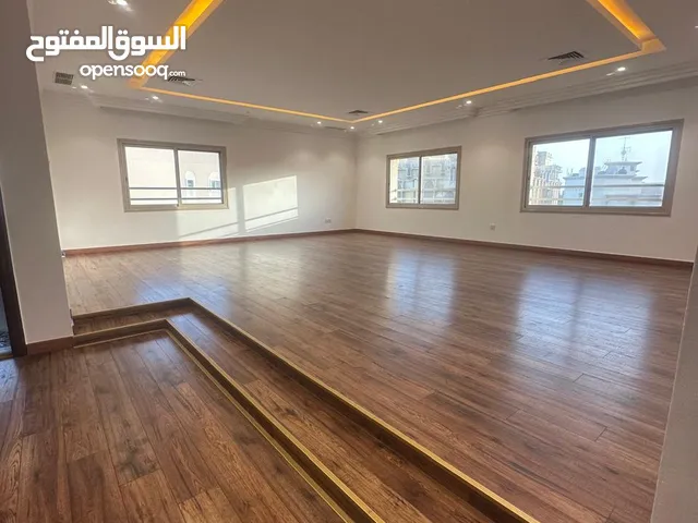 350 m2 4 Bedrooms Apartments for Rent in Hawally Salwa