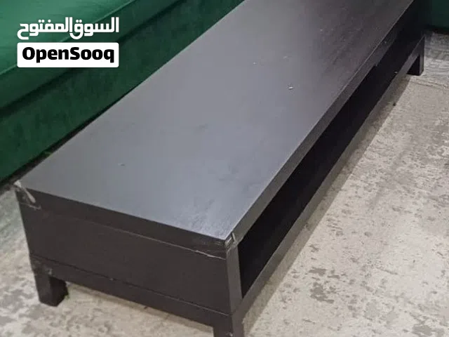 (طاولة تلفاز لون بني )ايكيا