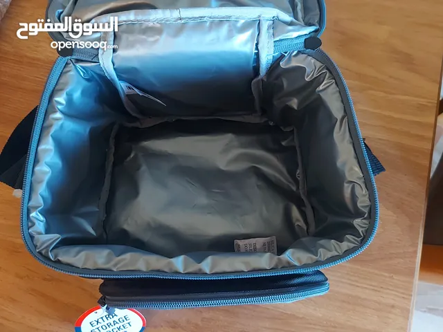 شنتة لانش بوكس جديدة اصلية حافظة للبرودة ماركة FILA صناعة كمبوديا وارد اميركا