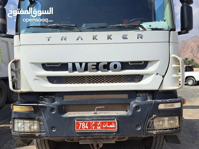 Tractor Unit Iveco 2013 in Al Dakhiliya