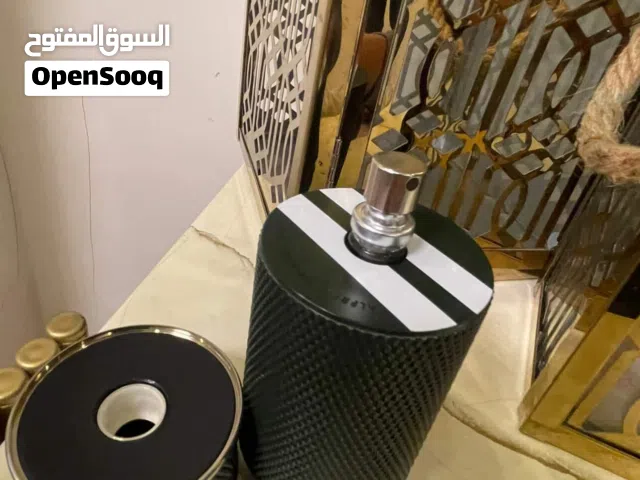 علبه من شركه dunhil علبه جميله جدا و اصليه و يمكن اعاده تعبئتها و العلبه ما فيها أي خدش و بسعر ممتاز