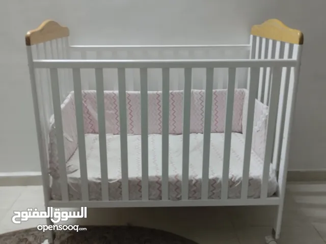 سرير اطفال للبيع بسعر 270 شيكل فقط