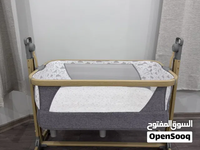 سرير طفل رضيع