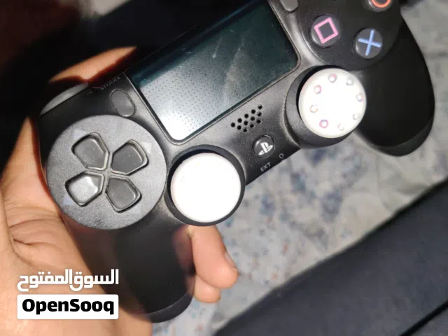 جوستك بلي4 عدد2 اصليه كفر تجاري الي هيه مال برشلونه وتجاريه السوده بحاله جدأ زينه  اليدات كلش زينات