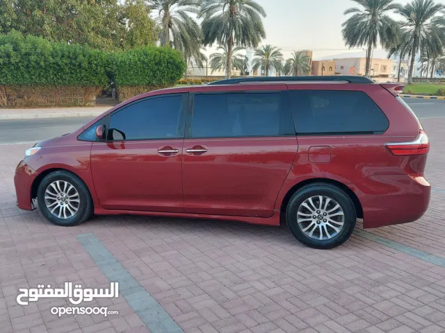 Used Toyota Sienna in Muscat