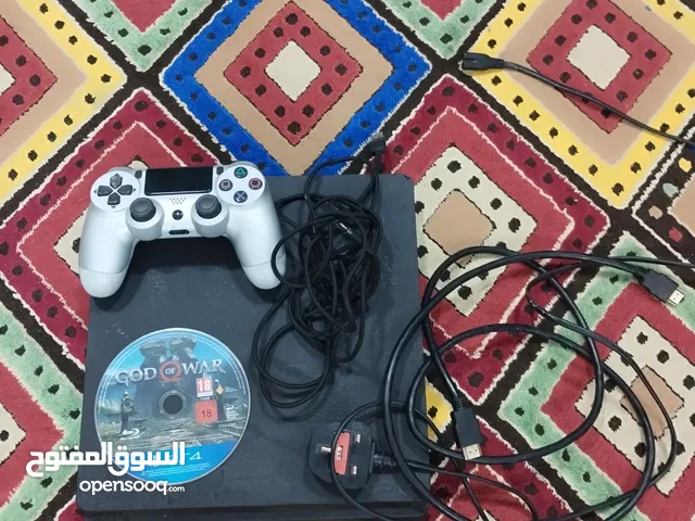 بلايستيشن4 مع قير وشريط GOD OF WAR و سلك متر مال القير وغير قابل للتفاوض وضمام اسبوع ستره سفاله
