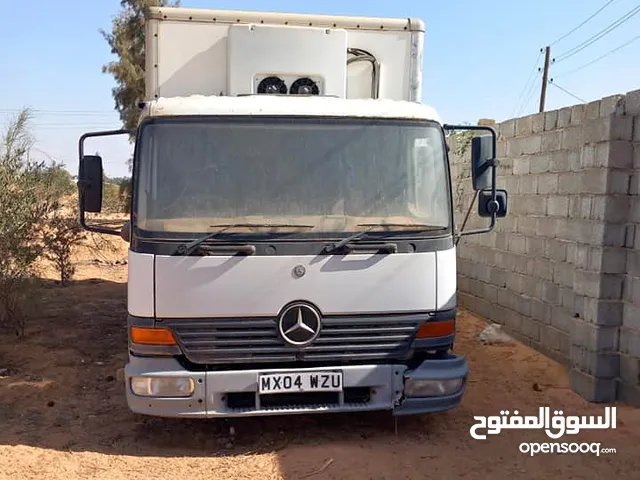 مرسيدس بنز أتيغو ثلاجة