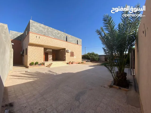 350 m2 4 Bedrooms Townhouse for Sale in Tripoli Wild Life Rd