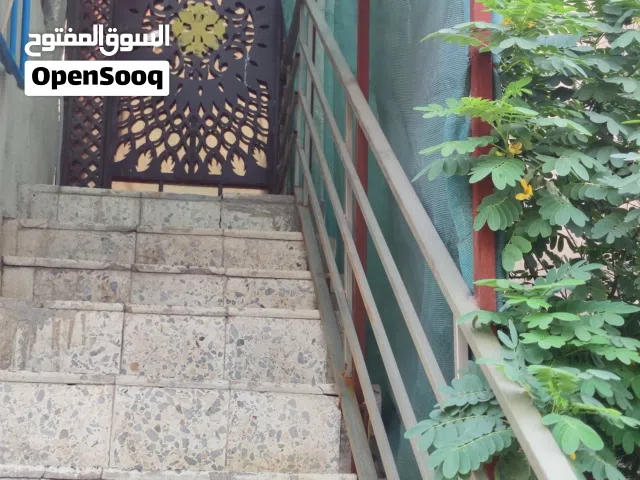 محجر درج حديد وباب حديد