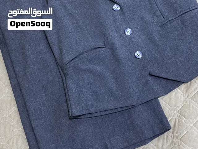 قاط رصاصي ملبوس مره وحده بس
