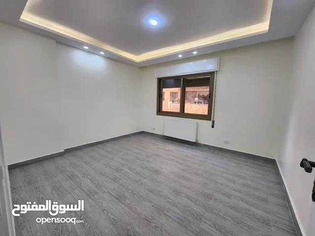 شقة فارغة للبيع في دير غبار  - ref : 14421