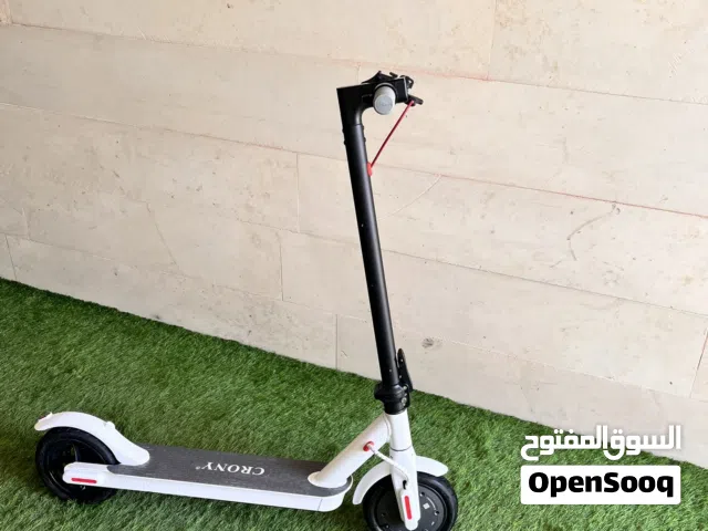 سكوتر مستعمل سعره ف السوق 600 درهم. اوصل لجميع مناطق الفجيره فقط.