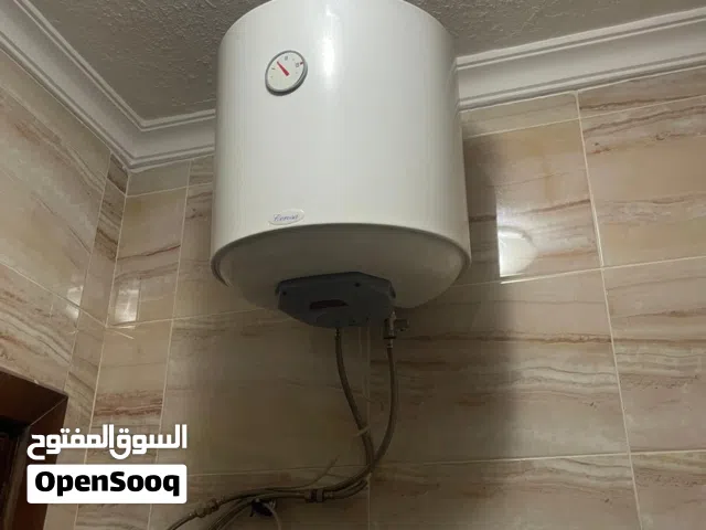 جيزر كهرباء crown كبير يعمل وبكفاءة
