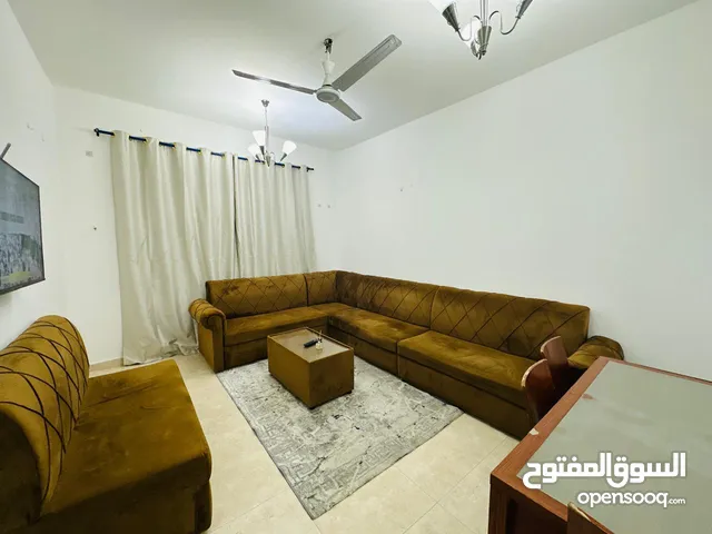 F3  /  للايجار الشهري في عجمان -  غرفة وصالة - الروضة 3 - شارع السلام - مفروشة - شامل جميع الفواتير