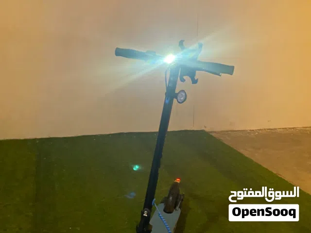 سكوتر للبيع سرعته 48 كم ما يشكي من شي سعره 55 ريال قابل للتفاوض بشي بسيط