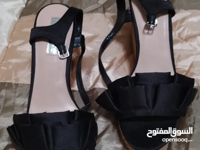 Black Comfort Shoes in Homs