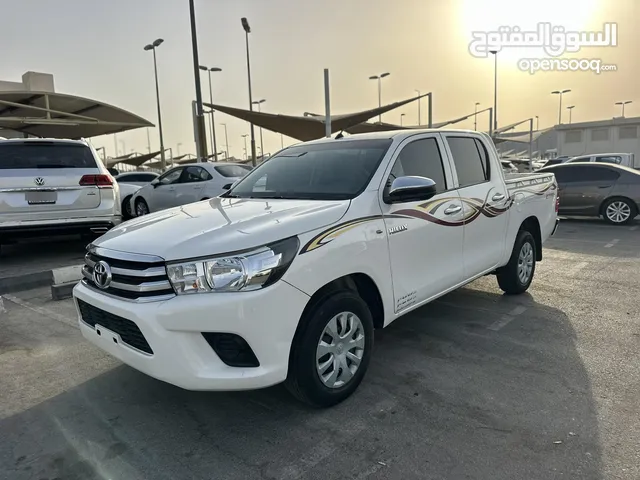Used Toyota Hilux in Sharjah
