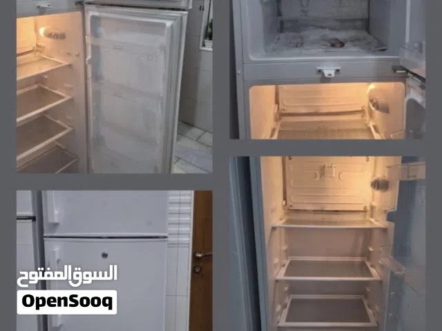 السلام عليكم ثلاجه للبيع بصره حمعيات حجم 13او 14 ماعرف كامله مكمله ممصلحه ولا مره اخت الجديد