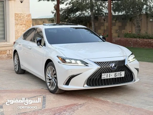LEXUS ES300 LUXURY 2020 اعلى صنف في فئتها رقم 1 - جمرك جديد