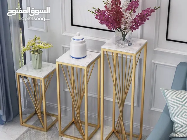 طقم 3 طاولات ديكور فخمة بتصميم عصري بثلاثة احجام  حجم صغير -حجم وسط-حجم كبير قاعدة حديد متينة
