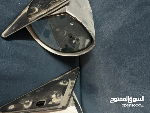 مرايتين كانو راكبات على هوندا سيفك لون سلفر موديل 1998