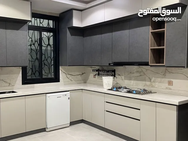 نقدم لك خدمة تفصيل المطابخ حسب الطلب بأعلى جودة تصميمات عصرية وأنيقة تناسب جميع الأذواق