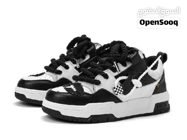 44 Sport Shoes in Tripoli